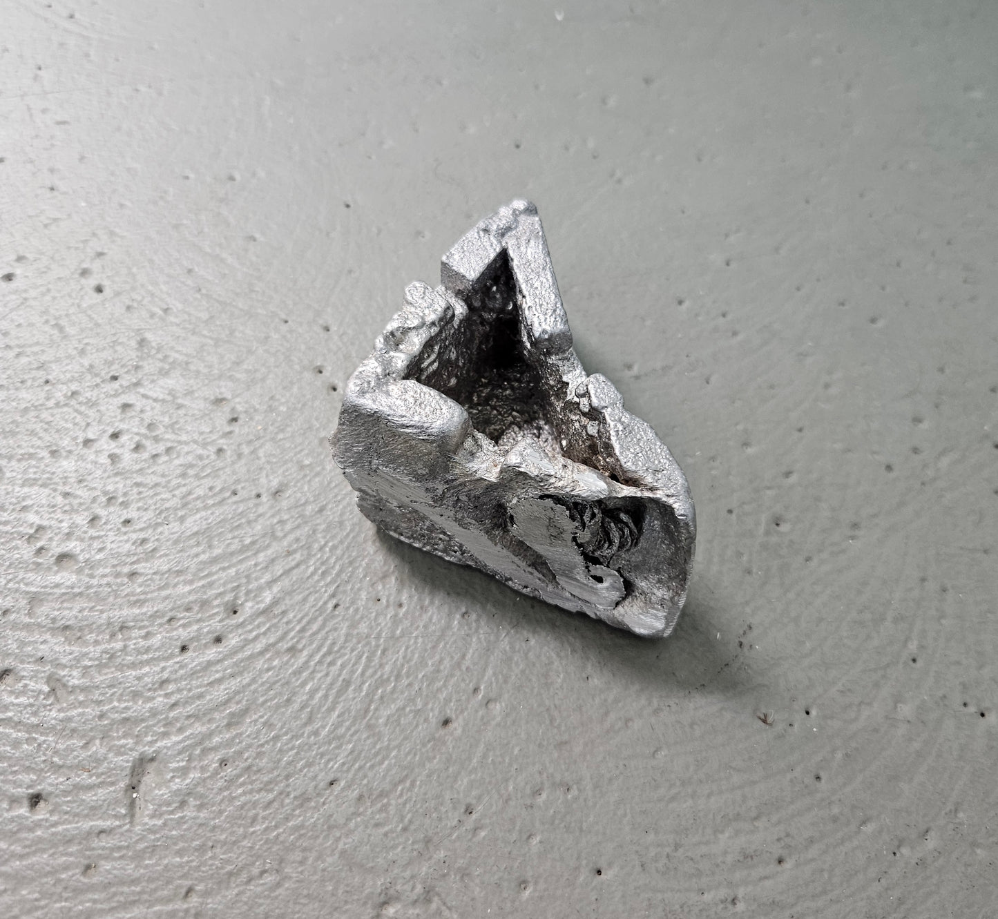 Christoph Meier, Ute Müller, Robert Schwarz, Lukas Stopczynski
- Lax Bar Ashtray